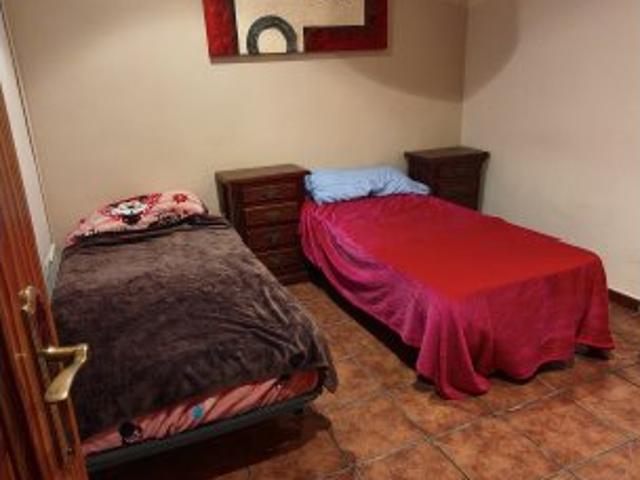 Se alquila habitación en Vélez Málaga
