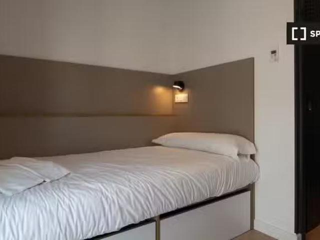 Se alquila habitación individual en residencia en Málaga
