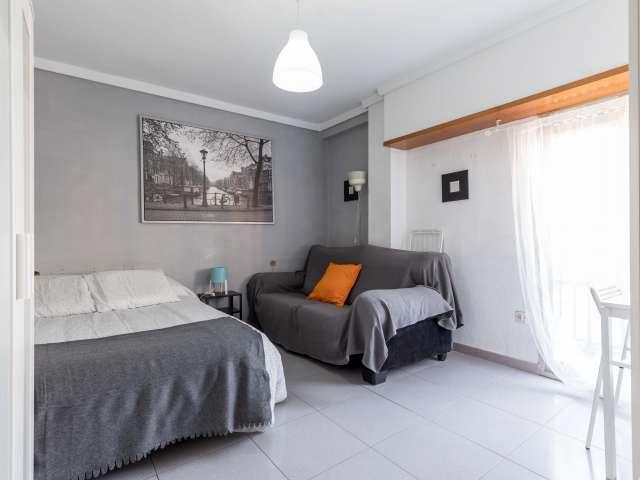 Se alquila habitación moderna, apartamento de 4 dormitorios, Quatre Carreres