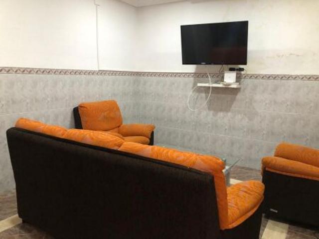 Se alquila habitación SOLO PARA ESTUDIANTES en casa grande Zona Ciudad Jardín