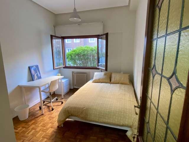 Se alquila habitación para compartir en Deustu, Bilbao