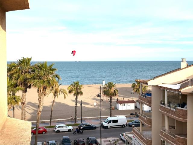 SE ALQUILA LARGA TEMPORADA EN PLAYAMAR 1 dormitorio, 1 baño VISTAS AL MAR PARKING