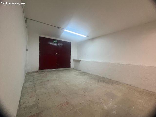 Se alquila local almacén totalmente diáfano