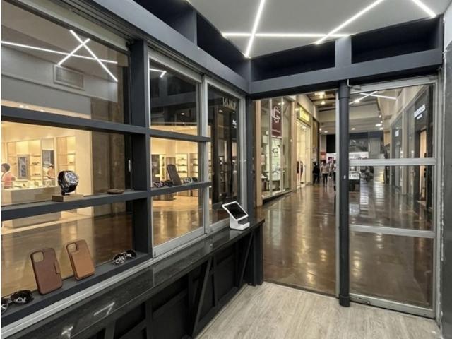 Se alquila local comercial 6m2 Chacao San Ignacio 8853