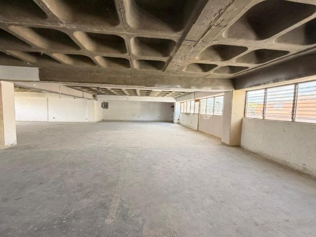 Se alquila Local Comercial 300m² Guaicay