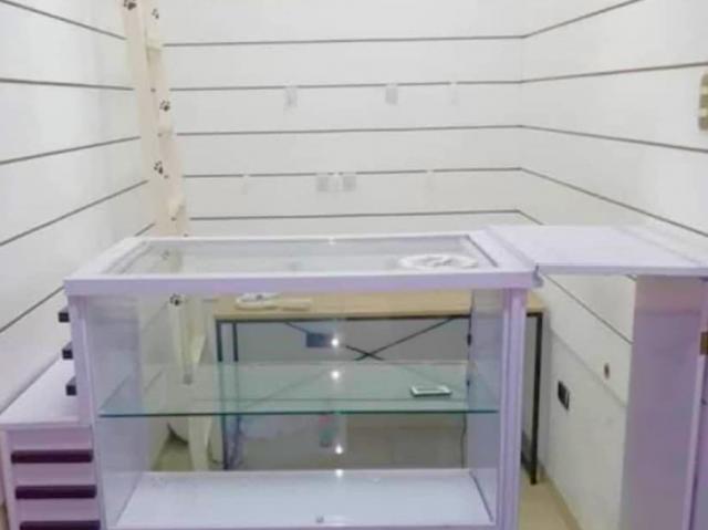Se Alquila Local Comercial 3m2 CC. MerpoEste Chacao 0936