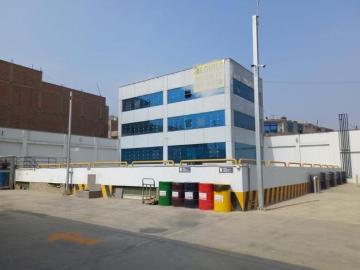 SE ALQUILA LOCAL COMERCIAL Y EXPLANADA ATE