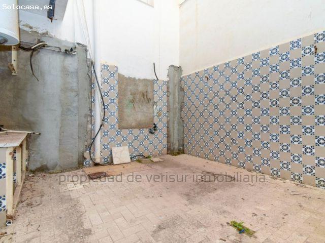 ¡ SE ALQUILA! LOCAL COMERCIAL CERCA DE LA PLAYA
