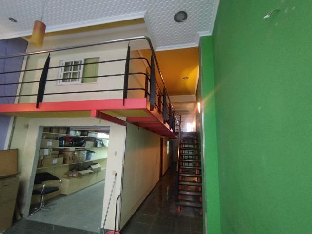 SE ALQUILA LOCAL COMERCIAL CON ENTREPLANTA CERCANO A LAMAS DE PRADO