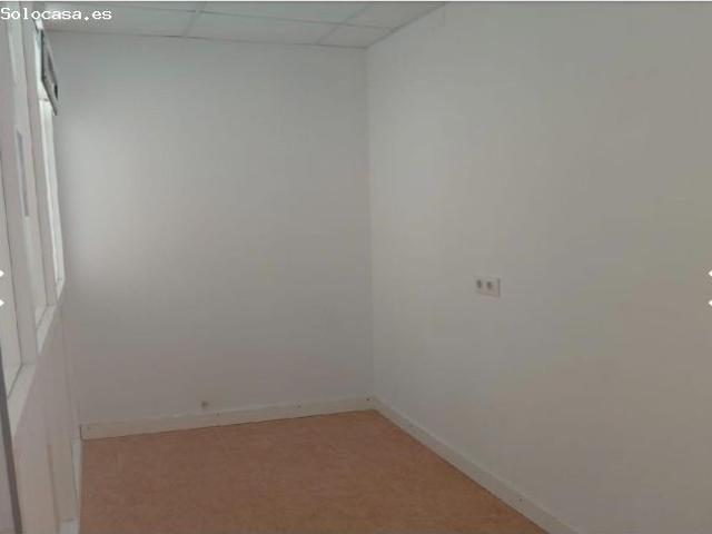 SE ALQUILA LOCAL COMERCIAL CON LICENCIA PARA CLÍNICA EN EL CENTRO DE TORREVIEJA