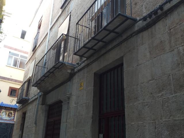 SE ALQUILA LOCAL COMERCIAL EN ZONA CASCO ANTIGUO/TASCAS