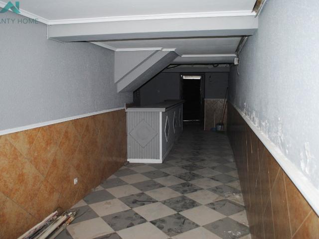Se alquila local comercial en Ampuero