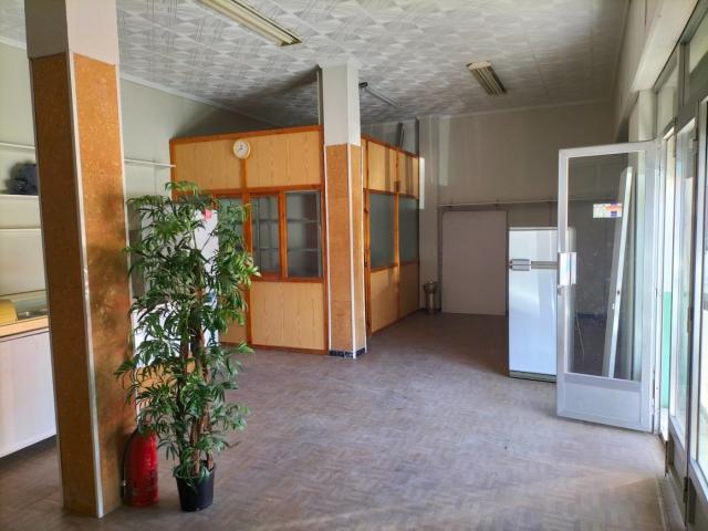 Se Alquila Local Comercial en Cervantes Novelda