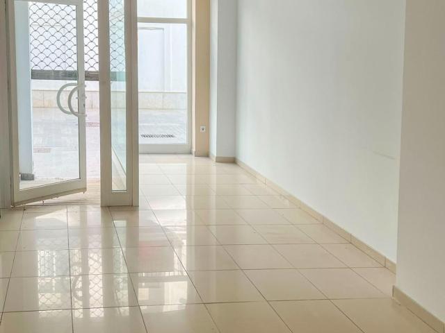 SE ALQUILA LOCAL COMERCIAL EN EL CENTRO DE CHICLANA