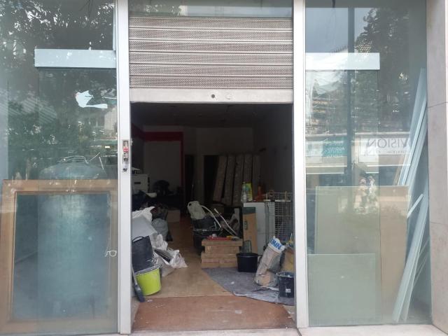 Se alquila local comercial en la Plaza Costa del Sol Torremolinos