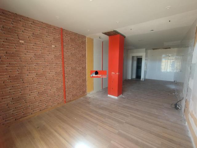 SE ALQUILA LOCAL COMERCIAL EN RONDA MERCEDES