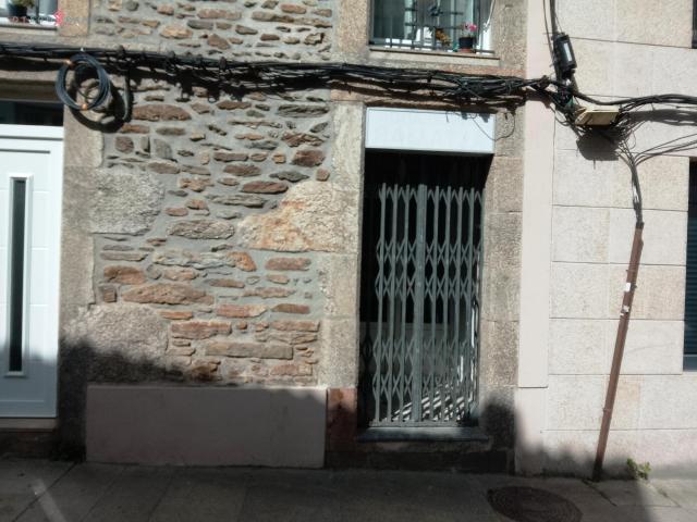SE ALQUILA LOCAL COMERCIAL EN RÚA ESPÍRITU SANTO, SANTIAGO DE COMPOSTELA