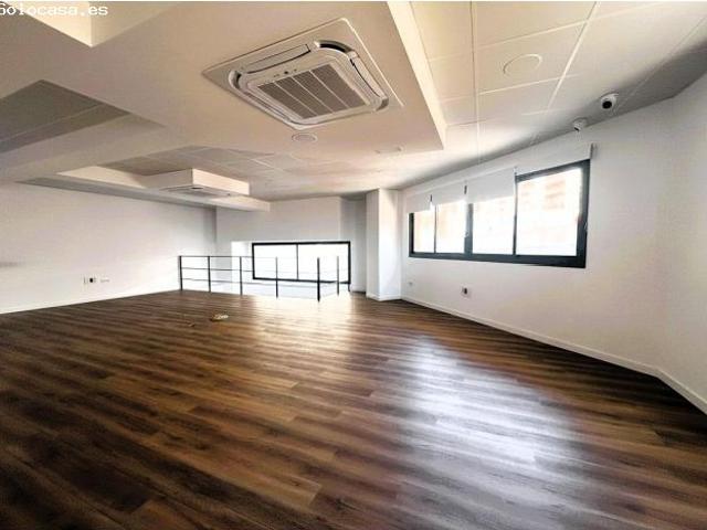 Se alquila local comercial oficina de 125m2 en el centro de Algeciras