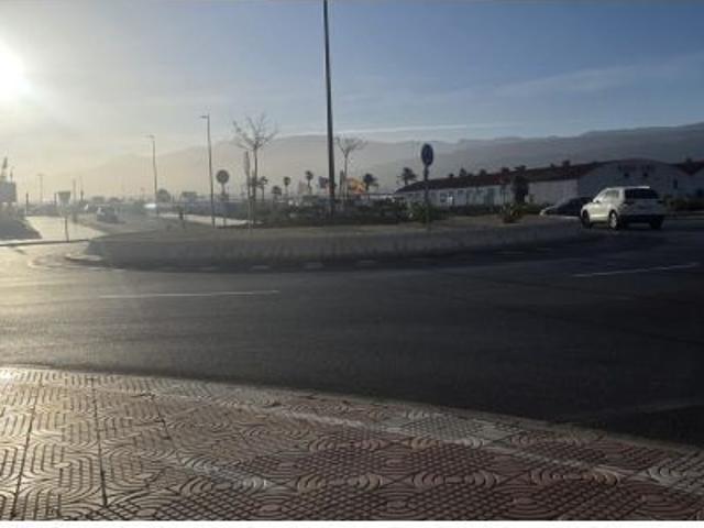 SE ALQUILA LOCAL DE 100 METROS EN BASTO