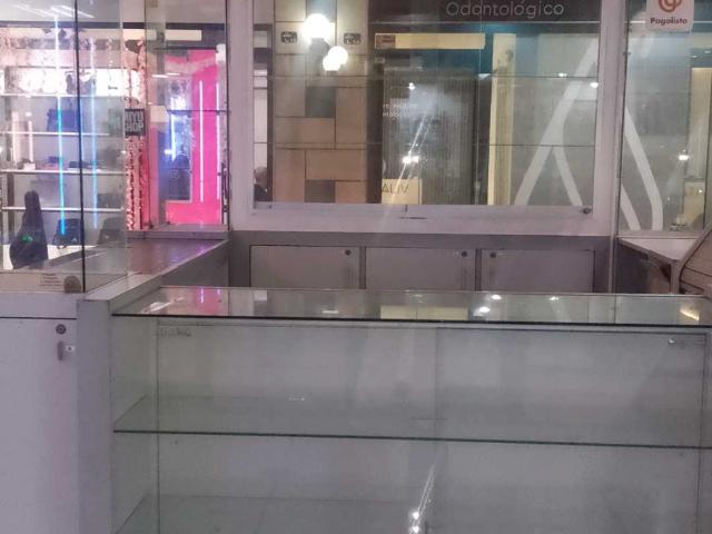 Se alquila local de 20 m2 en los Sauces