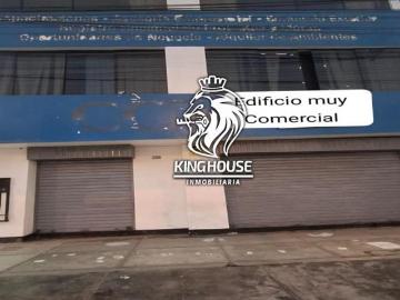 Se Alquila Local en Avenida Comercial