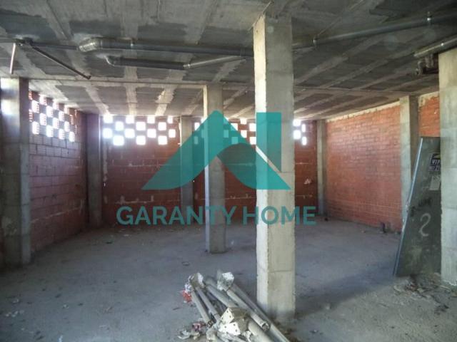 SE ALQUILA LOCAL COMERCIAL EN BRUTO EN ZONA SAN BLAS