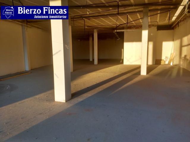 ✨ LOCAL COMERCIAL EN ALQUILER – PONFERRADA CUATROVIENTOS ✨