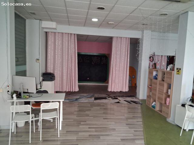 Se alquila local en en centro de Armilla