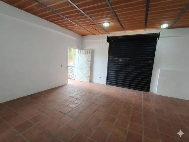 SE ALQUILA LOCAL EN LA URB. LA VIÑA AL10 444LV RGON