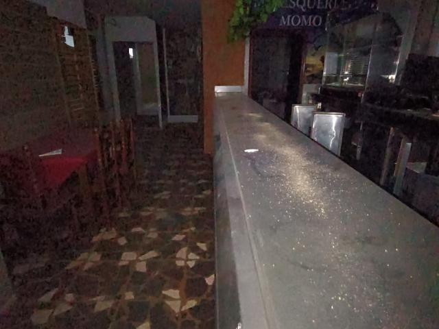 Se alquila local en pleno centro