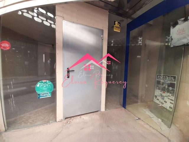 Se alquila local en pleno centro de Lucena