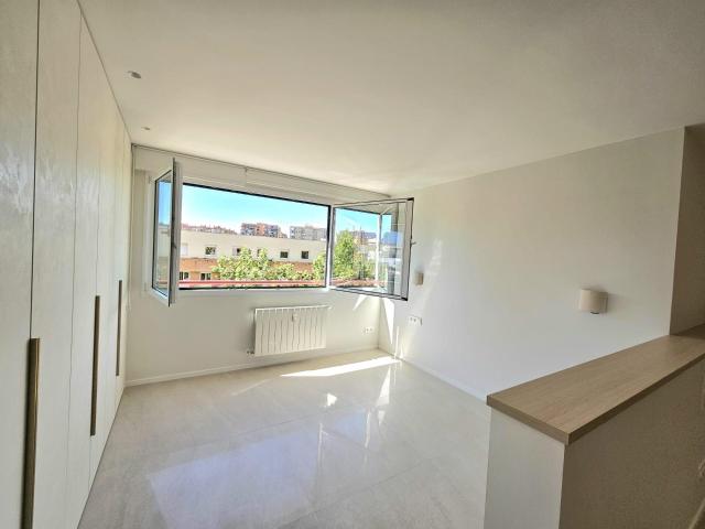 SE ALQUILA PARA LARGA DURACIÓN ESTE MARAVILLOSO LOFT CON REFORMA INTEGRAL