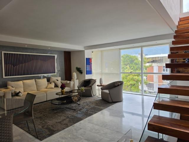 Se alquila PH 300m² 3h+s/2b+2v/3p Las Mercedes