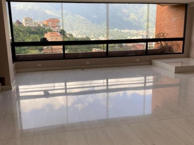 Se vende Se alquila PH 600m2 4h+s+E/6b/4p Valle Arriba 0300