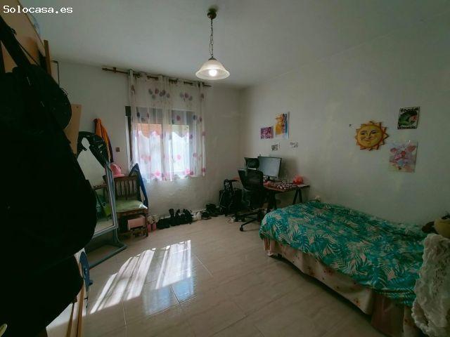 ? SE ALQUILA PISO 3 HABITACIONES SOLO ESTUDIANTES
