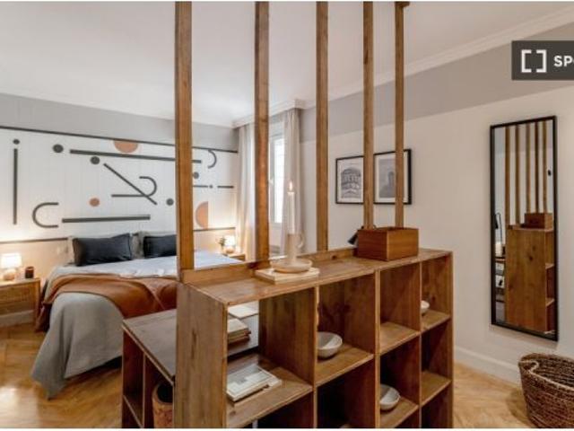 Se alquila piso de 3 habitaciones en Castellana, Madrid