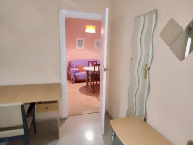 Se alquila piso de 3 habitaciones en Centro Sagrario
