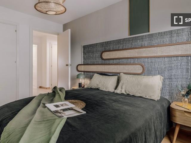Se alquila piso de 3 habitaciones en Almagro, Madrid
