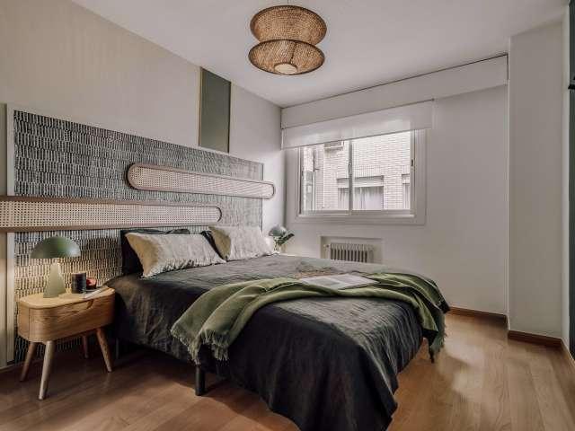 Se alquila piso de 3 habitaciones en Almagro, Madrid