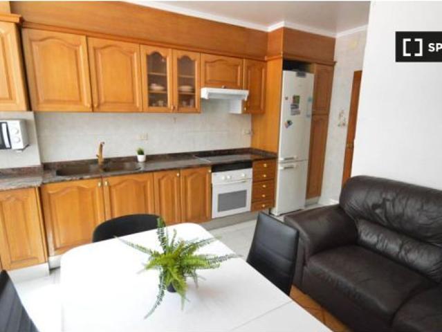 Se alquila piso de 3 habitaciones en L' Amistat, Valencia