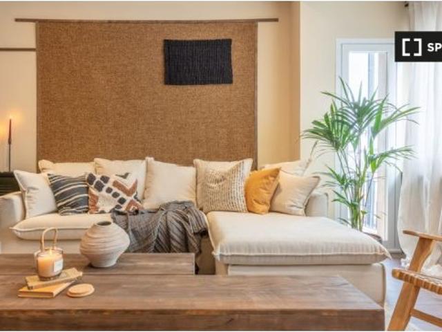 Se alquila piso de 3 habitaciones. ¡Reserva online tu próxima casa con Spotahome!