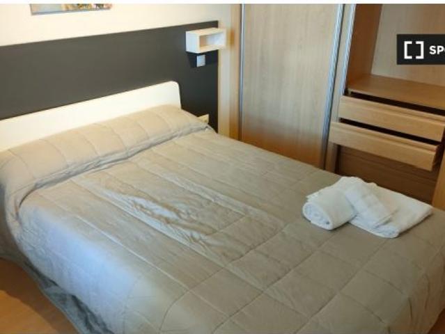 Se alquila piso de 1 dormitorio en Alcalá de Henares solo para trabajadores