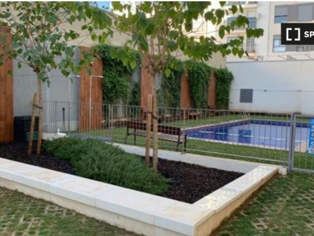 Se alquila piso de 1 dormitorio en El Grau, gastos incluidos