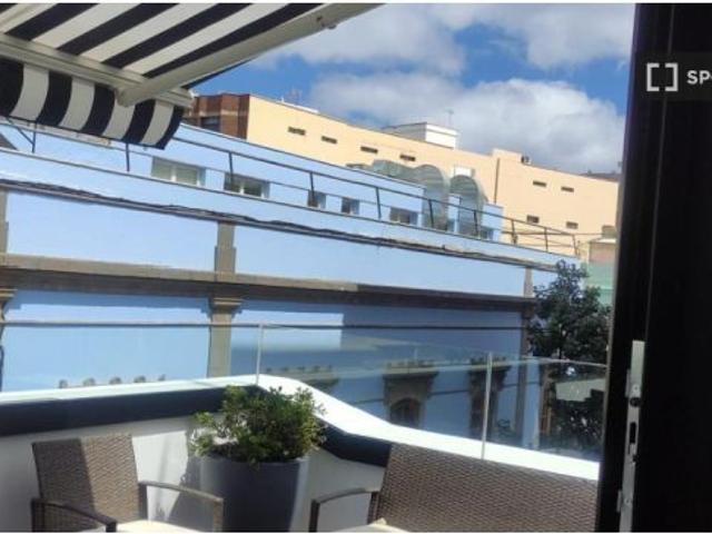 Se alquila piso de 1 dormitorio en Triana, gastos incluidos