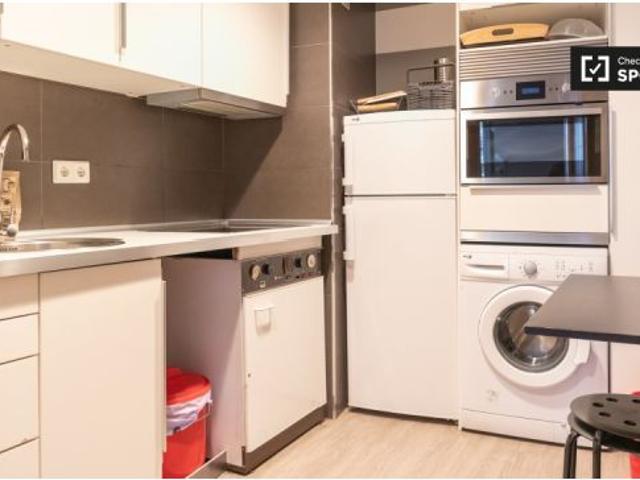 Se alquila piso de 1 dormitorio en Universidad, perfecto para profesionales