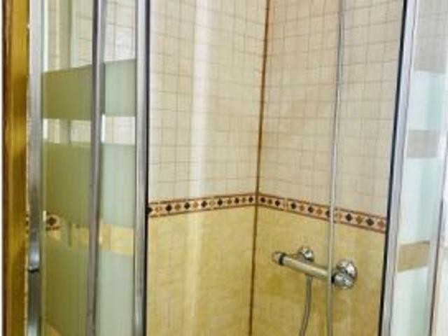 Se alquila piso de 1 dormitorio en Valdeacederas, gastos incluidos