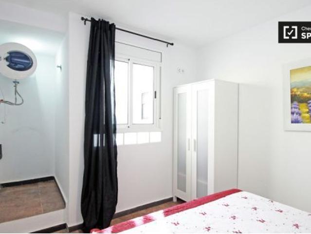Se alquila piso de 1 habitación en El Poble Sec para estudiantes, se admiten parejas