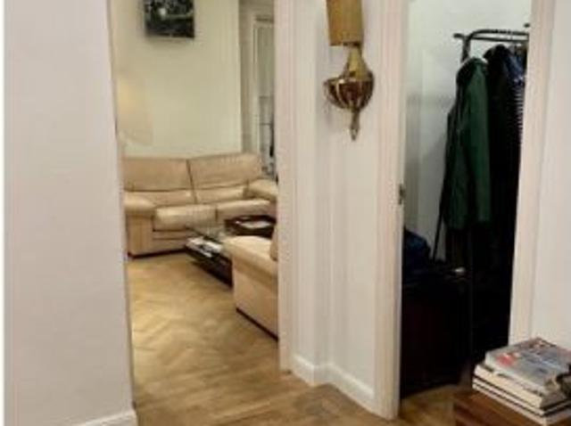 Se alquila piso de 2 habitaciones en Cortes, gastos incluidos