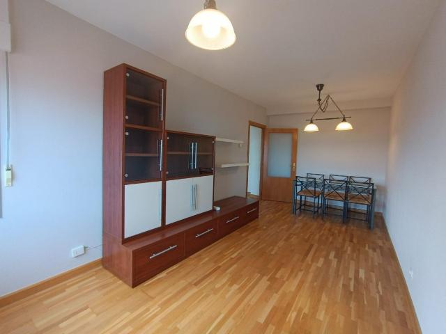 Se Alquila Piso de 2 habitaciones en Barakaldo Zona Bagatza Con Ascensor Cota Cero. Inmobiliaria Quorum