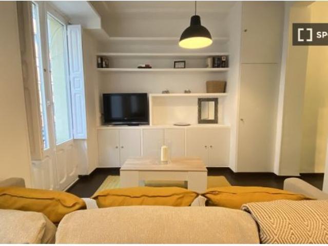 Se alquila piso de 2 habitaciones en Berruguete
